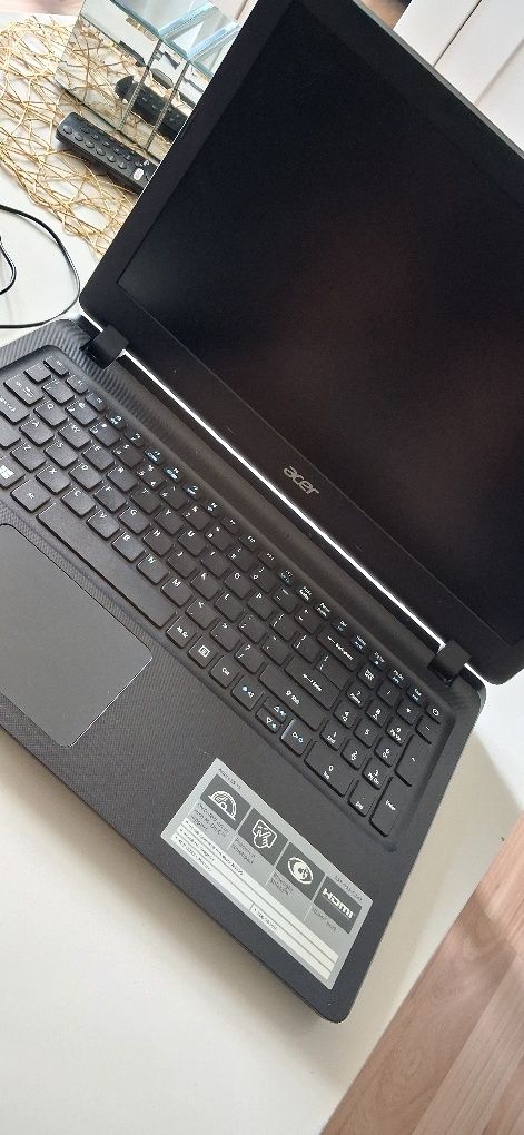 Laptop Acer z ładowarką