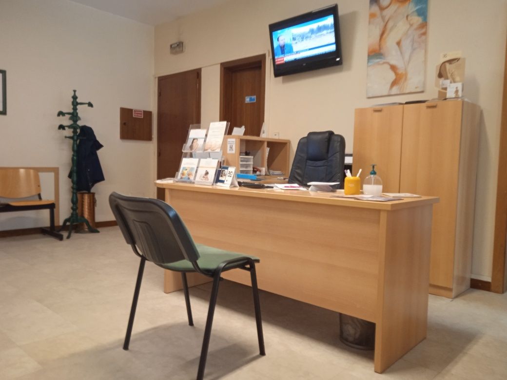 Secretaria de canto de receção