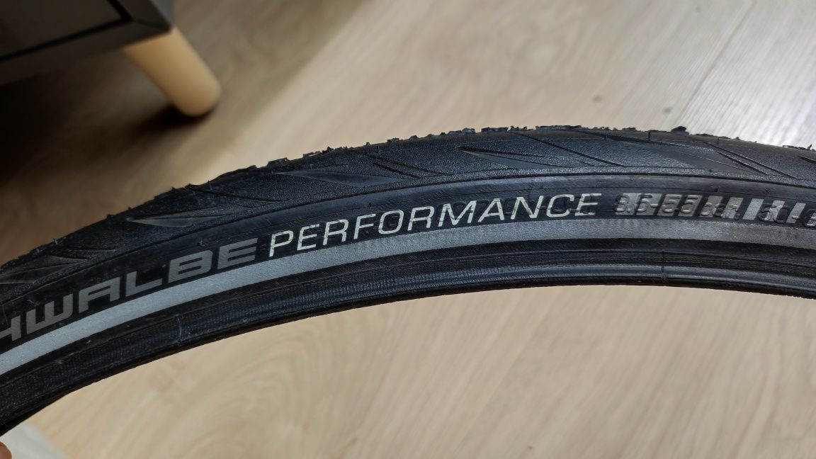 Opony rowerowe Schwalbe Marathon Supreme 42-622, 700x40C 28" nowe 2szt