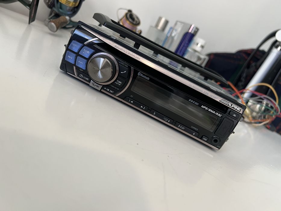 Alpine CDE-103BD Bluetooth