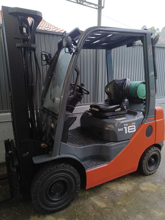 Empilhador Toyota 028FG18