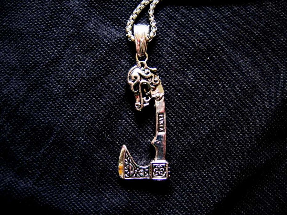 Topór Peruna Perun Thor Smok Wikingowie Słowianie Wikingów Runy