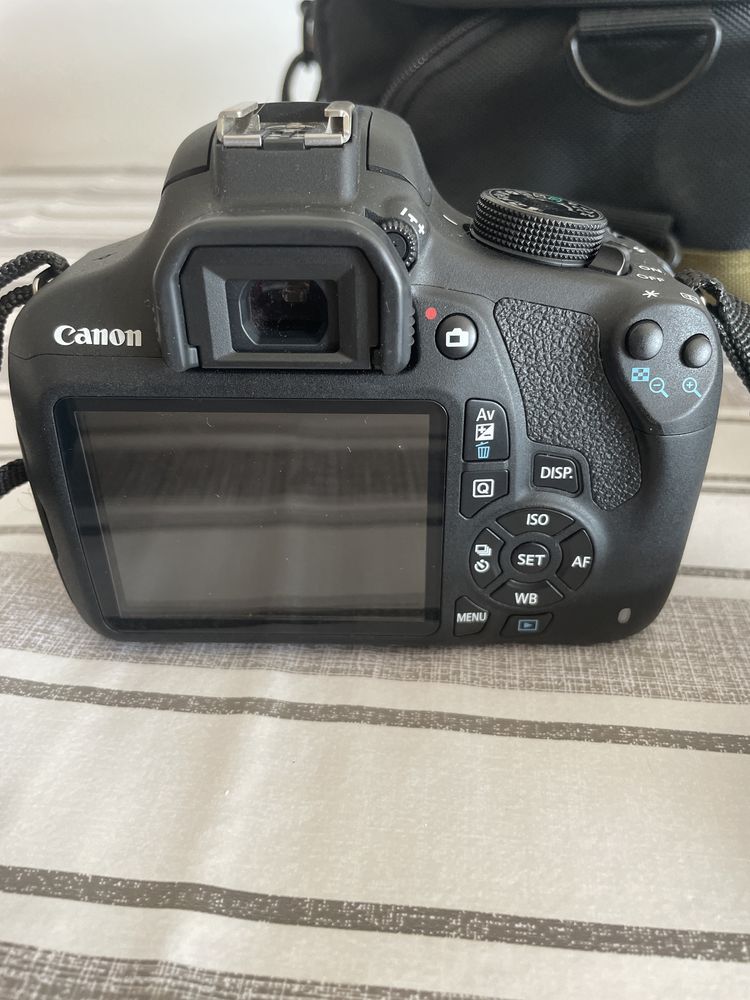 Canon EOS 1200D + Objetiva EF-S 18-200mm IS + Filtro Polarizador