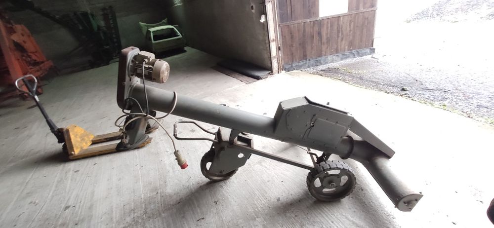 Навантажувач зерна в мішки