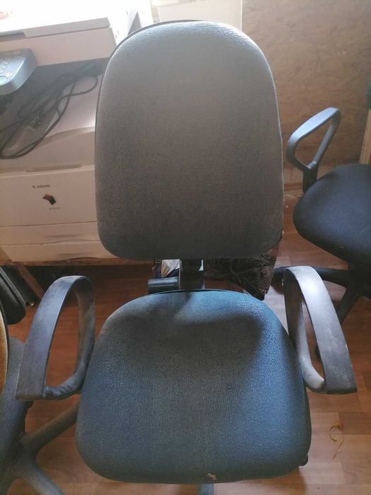 Продам офісну мебель недорого