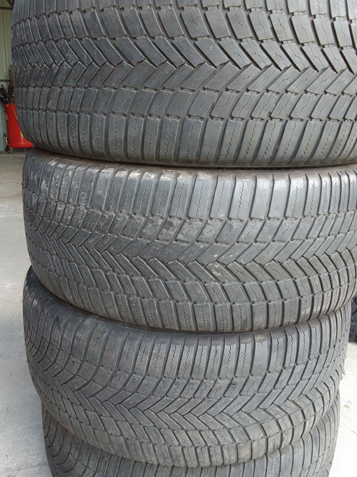 Cena za 4 Opony wielosezonowe 245/45r19 BRIDGESTONE 2021r