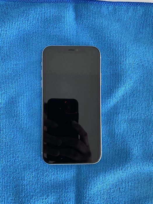 Iphone 11 white , на запчасти , заблокирован