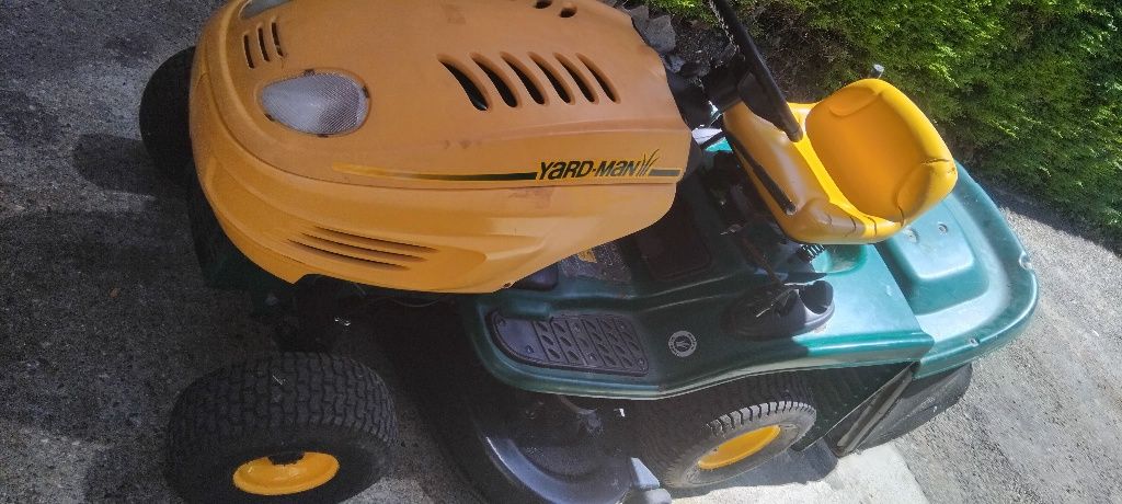Tractor corta relva