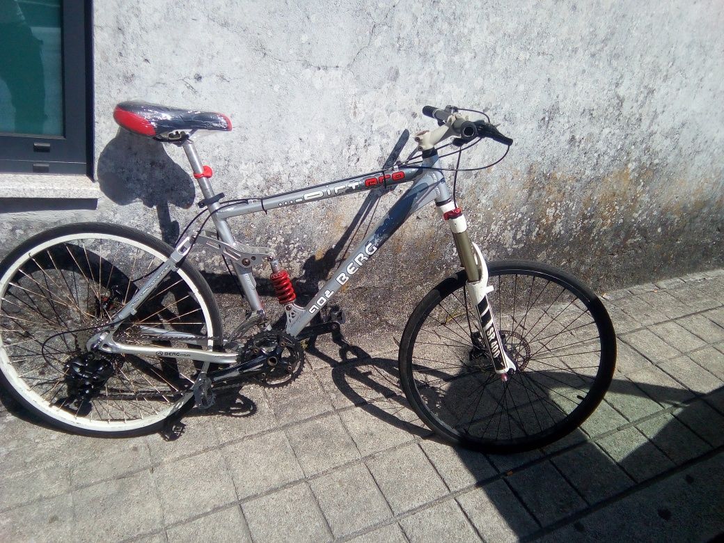 Bicicleta para vende ou troca