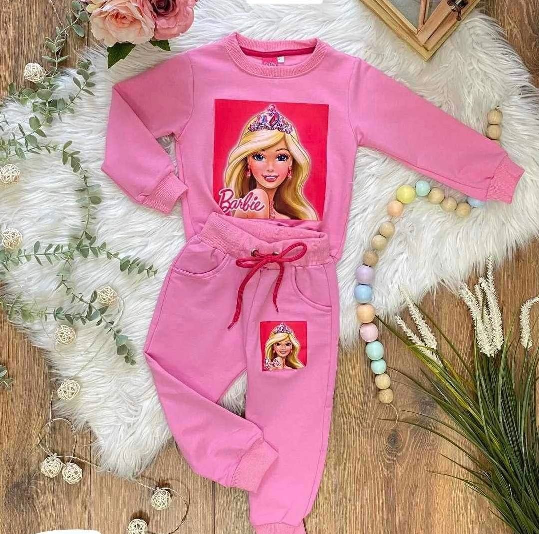 Różowy dres barbie