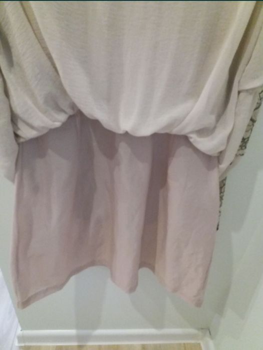 Piękną cielista sukienka z koronka TOP SHOP 40