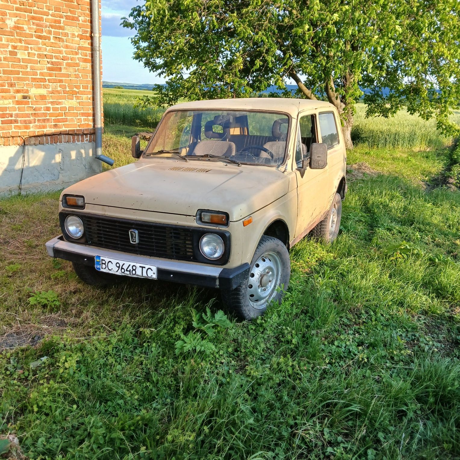 Нива 2121 в нормальному стані ТЕРМІНОВО!!!