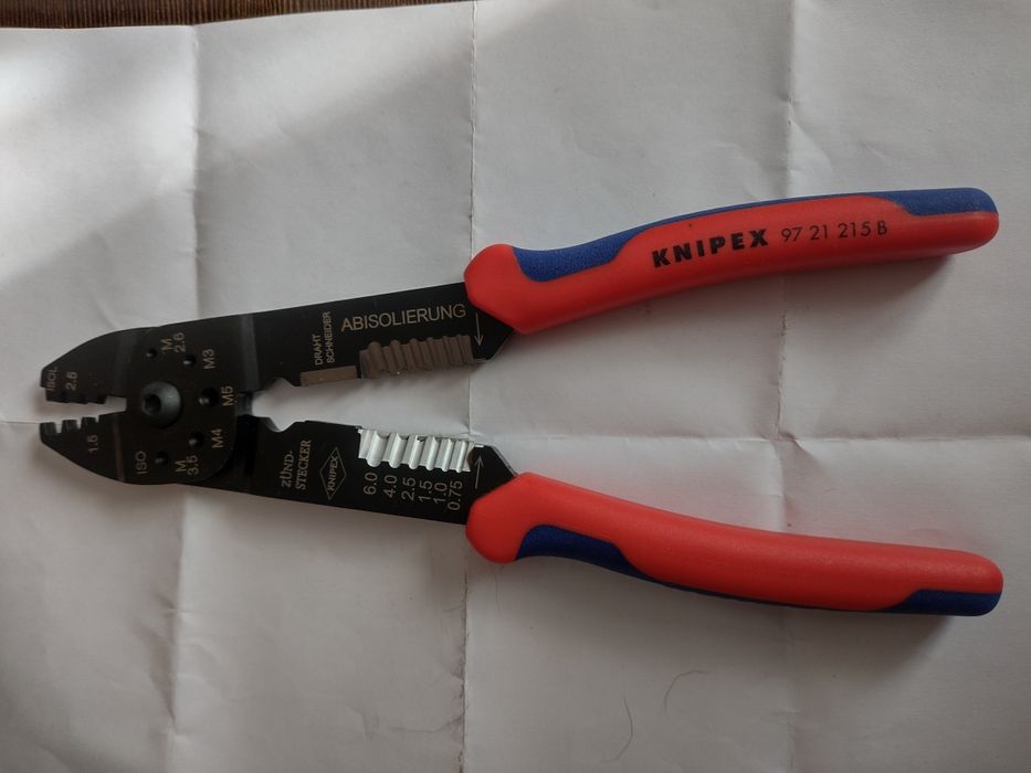 Kleszcze  do przewodów elektrycznych.Knipex