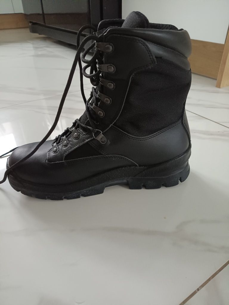 Buty służbowe do munduru