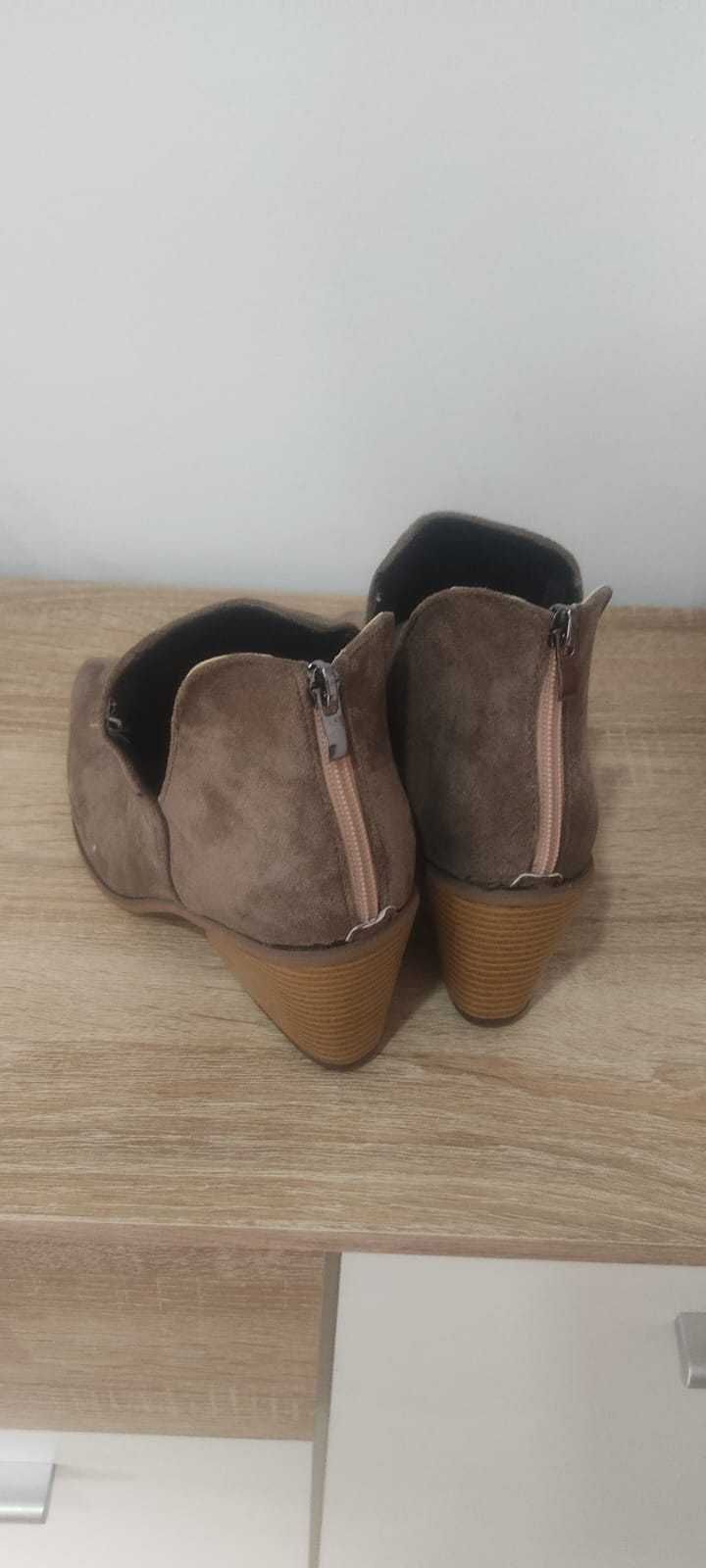 Botas para senhora *novas*