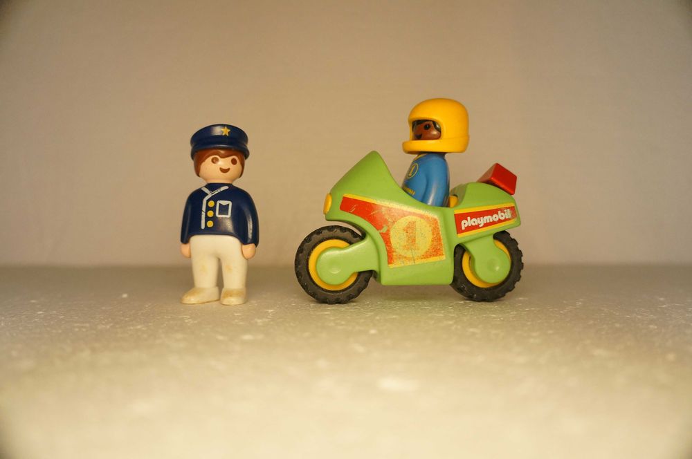 Playmobil 907 123 Motor policjant motocyklista Playmobile