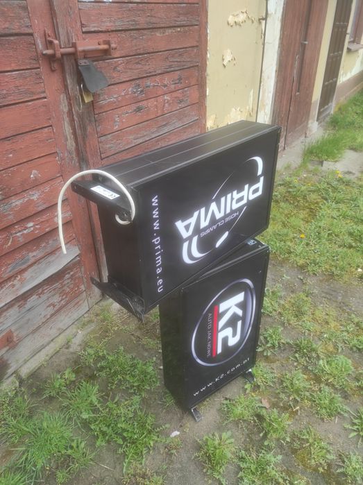 Reklama podświetlana świetlna