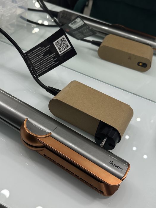 Оригинальный фен‑выпрямитель Dyson Airstrait