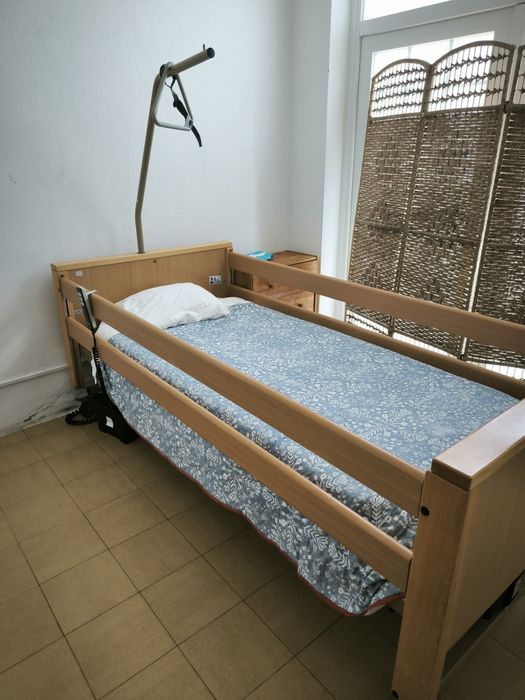 Cama elétrica elevatória
