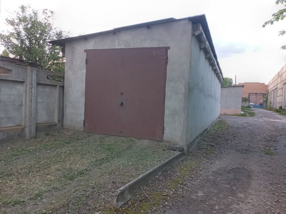 Гараж в районі залізничного вокзалу