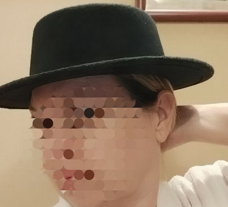 Шляпа черная
размер 57
можно для карнавала