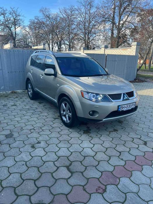 Продам Outlander XL