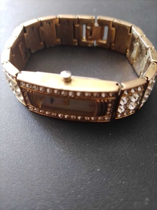 Часы наручные женские фирмы "Inesse M. Paris" (Франция)