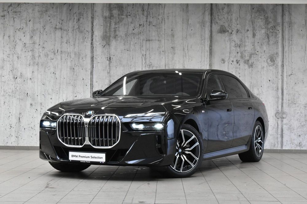 BMW Seria 7 vat 23%, M-Sport, Pakiet innowacyjny, webasto, hak, panorama
