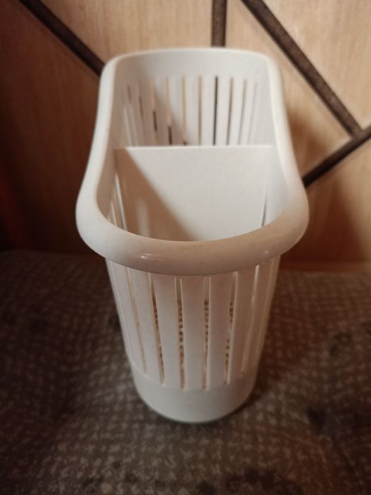 Ociekacz na sztućce plastikowy kremowy curver