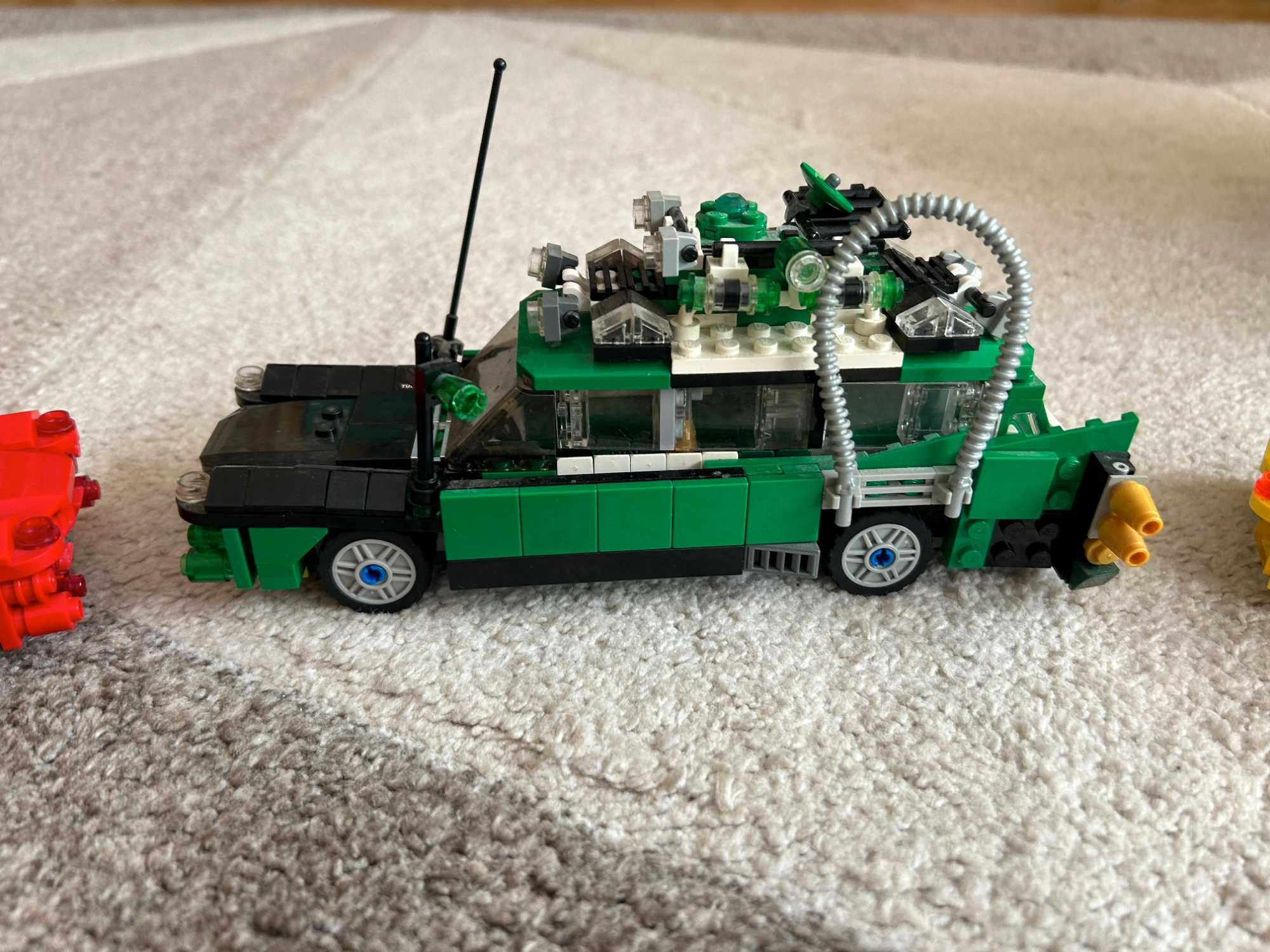 Lego 3 samochody wzorowane na zestawie Ghostbusters 21108