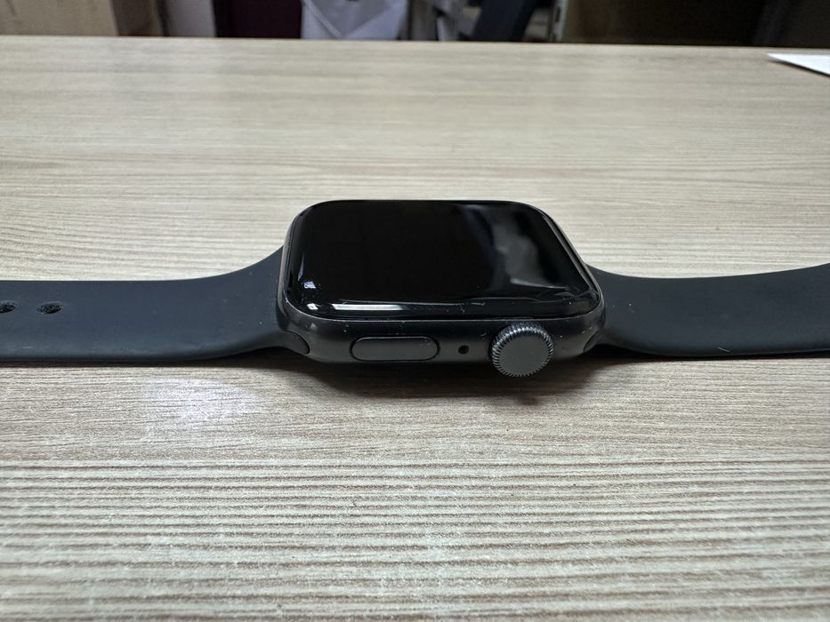 Apple Watch 6 SE
