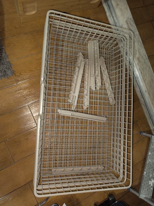 Gavetas cestos e um calceiro para roupeiro Pax Ikea