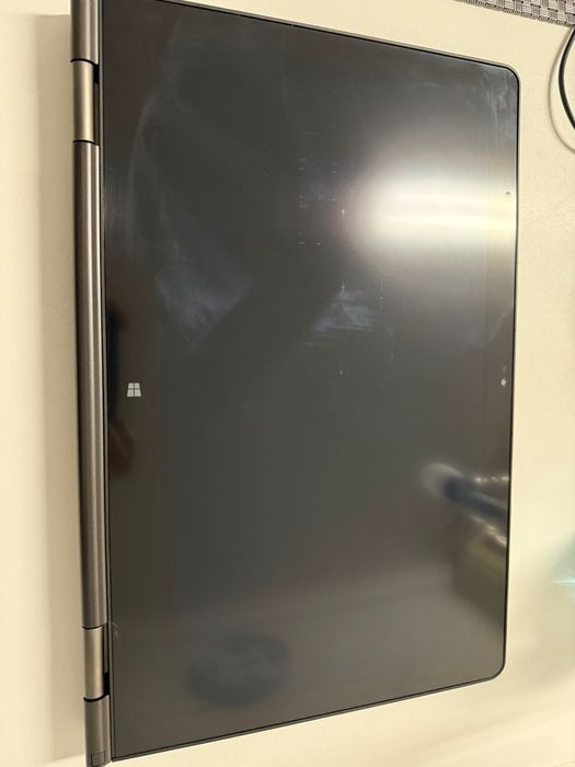 Lenovo ThinkPad Yoga 15 para peças, sem board