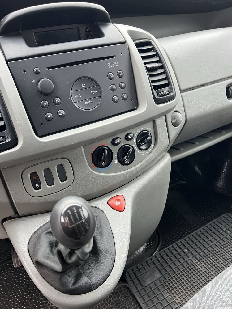Opel Vivaro 2006 року 1.9 д