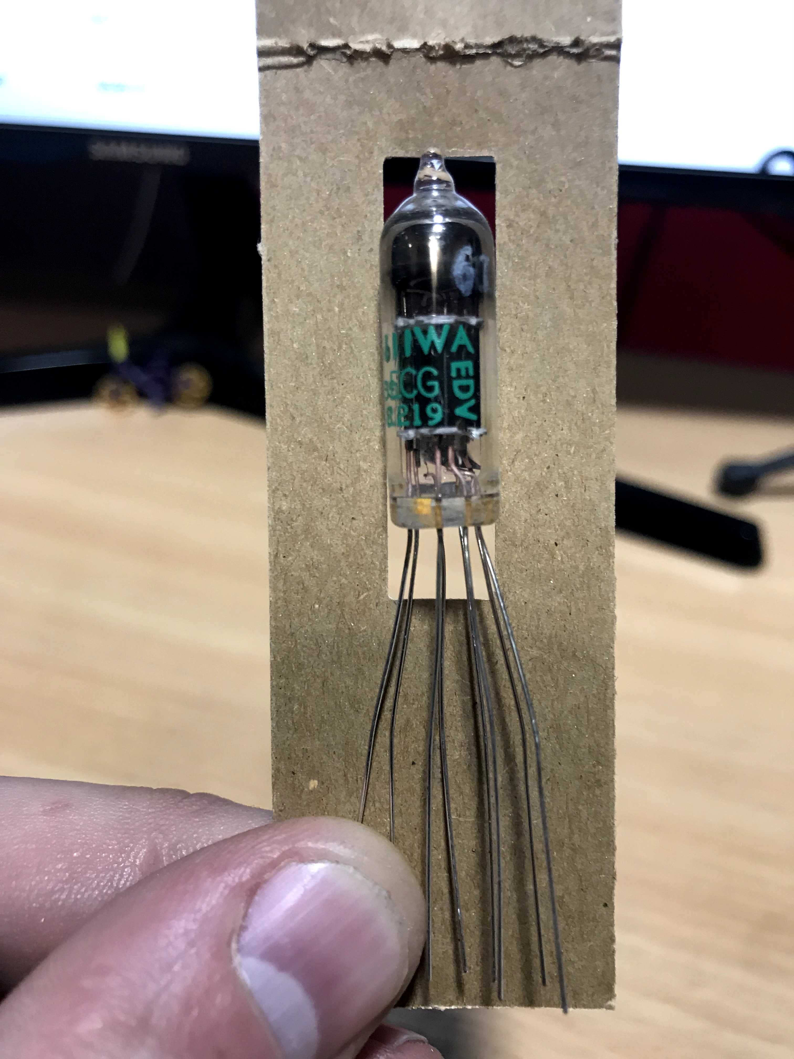 Продам радіолампи PHILIPS JAN 6111WA до мікрофона Neumann M147