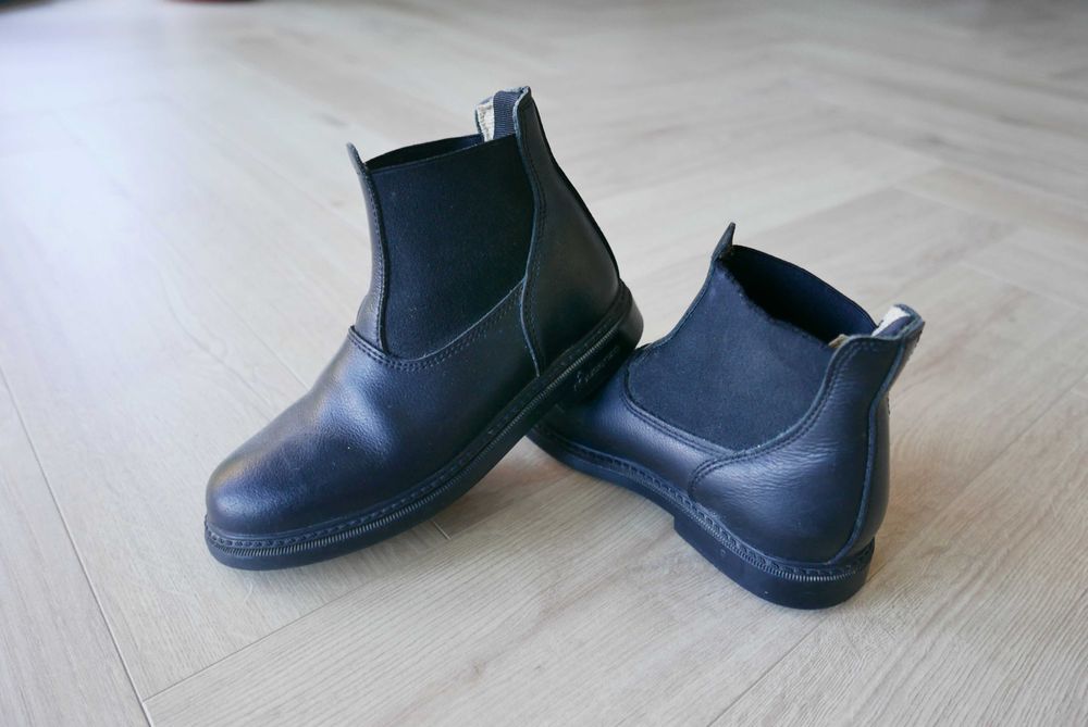 Sztyblety z ekoskóry, nieocieplane, rozmiar 32