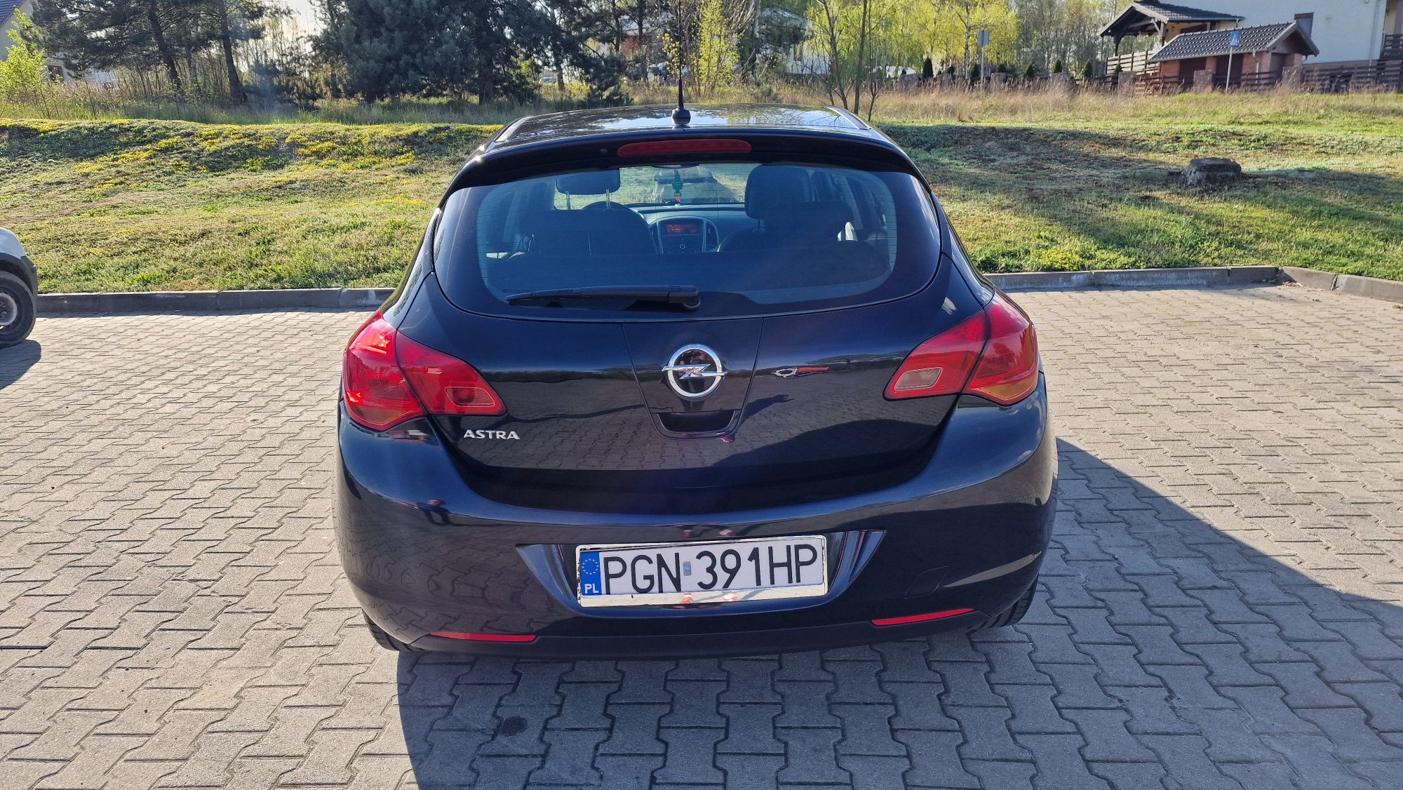 Sprzedam Opel Astra J 2010