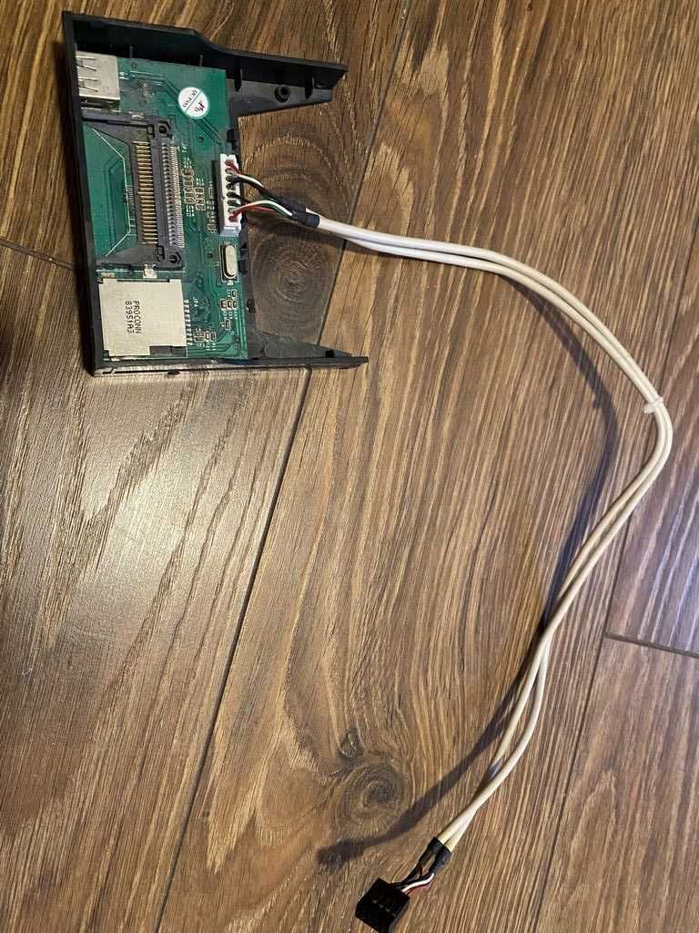 Czytnik kart pamięci USB 2.0 High Speed CF/MD, SM, MS/PRO oraz SD/MMC