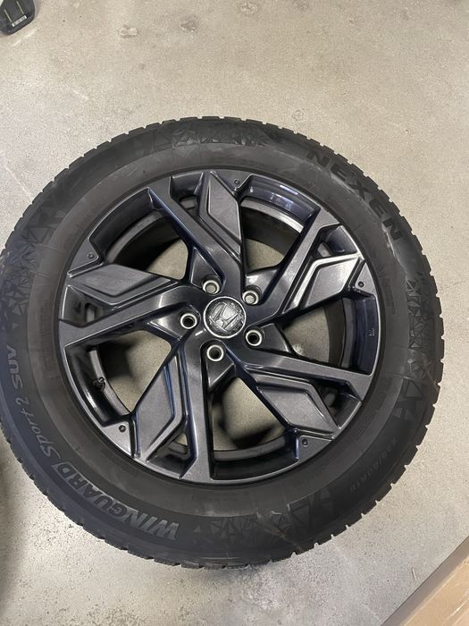 Opony felgi 18 Honda CRV zimowe czarne