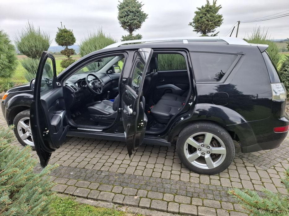Mitsubishi Outlander 2.0 DiD diesel 4x4   7 osobowy