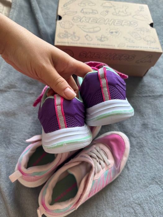 Кросівки для дівчинки Skechers