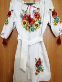 Продам вишиту українську сукню
