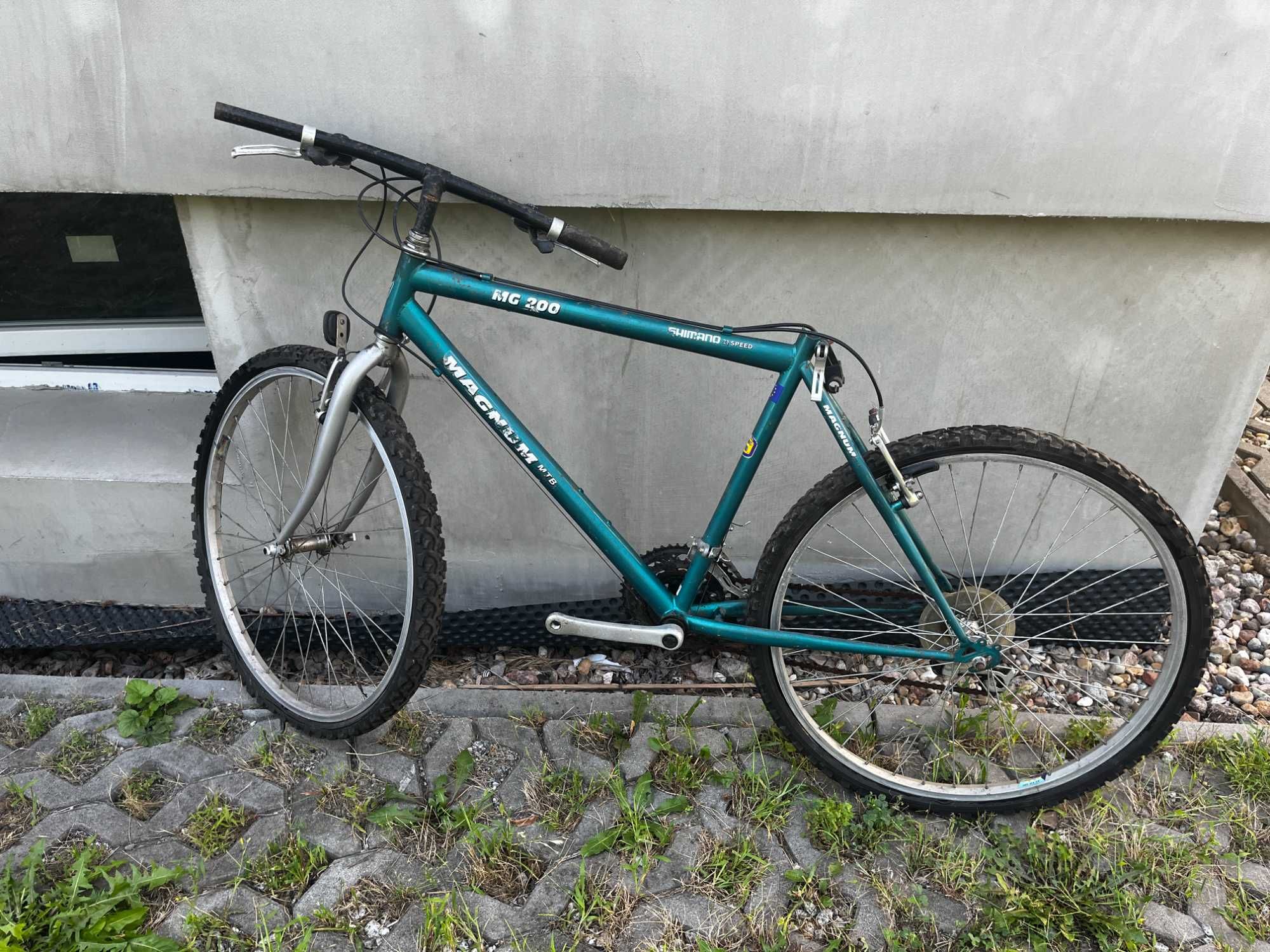 Trzy rowery męskie