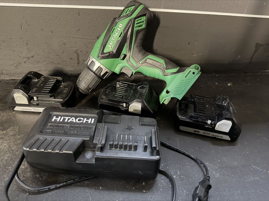 Wkretarka Hitachi z 3 bateriami