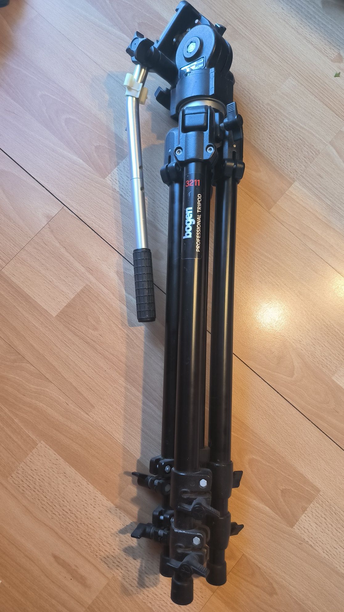 Statyw z głowicą Manfrotto