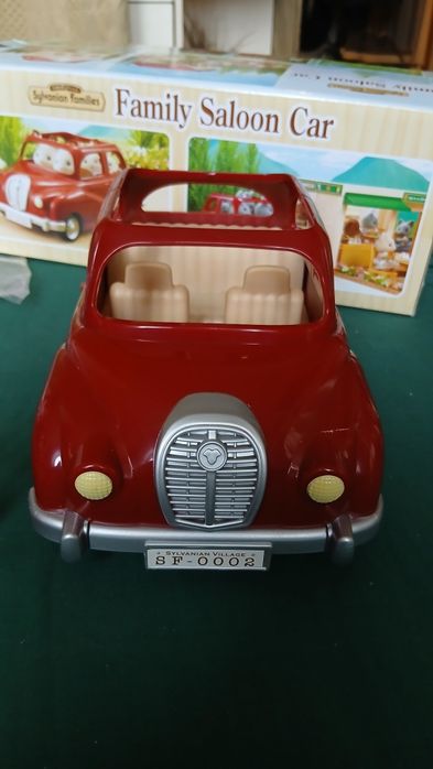 Скидка!!Sylwanian families .Красная  с багажником и гриле.