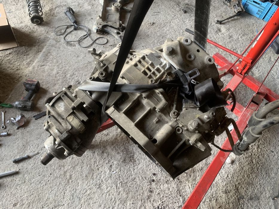 Коробка передач 2.0 Tiguan тигуан Aisin повний привід роздатка