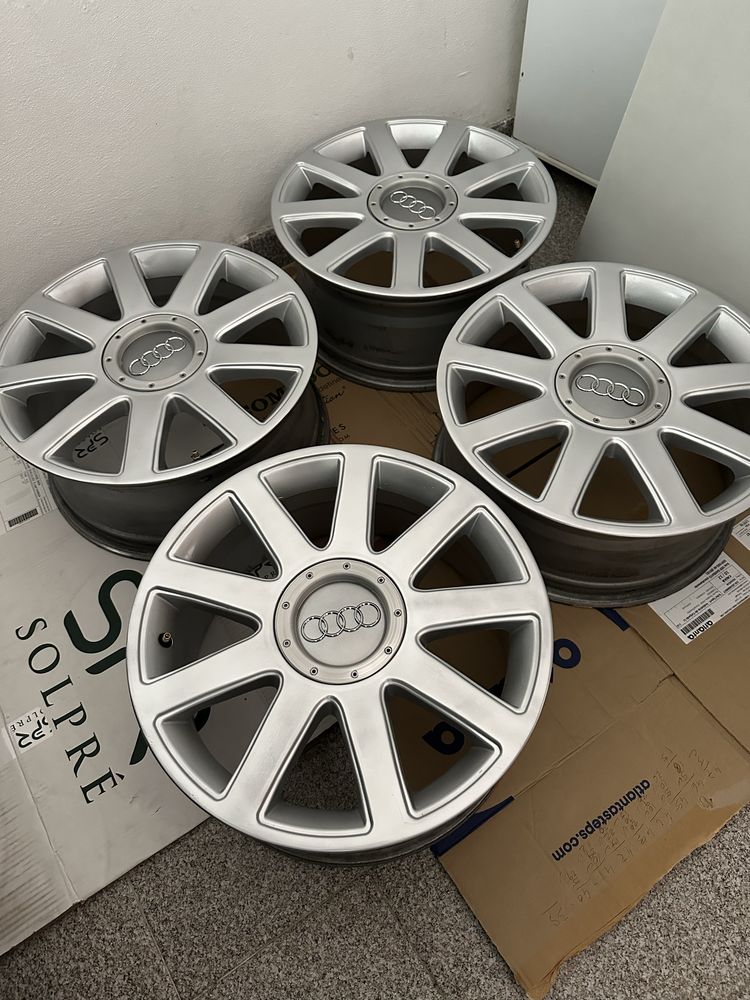 Centros de jantes Audi