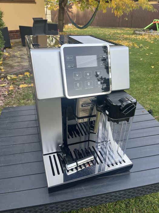 Кавоварка Delonghi Perfecta EVO 2020 року гарантія