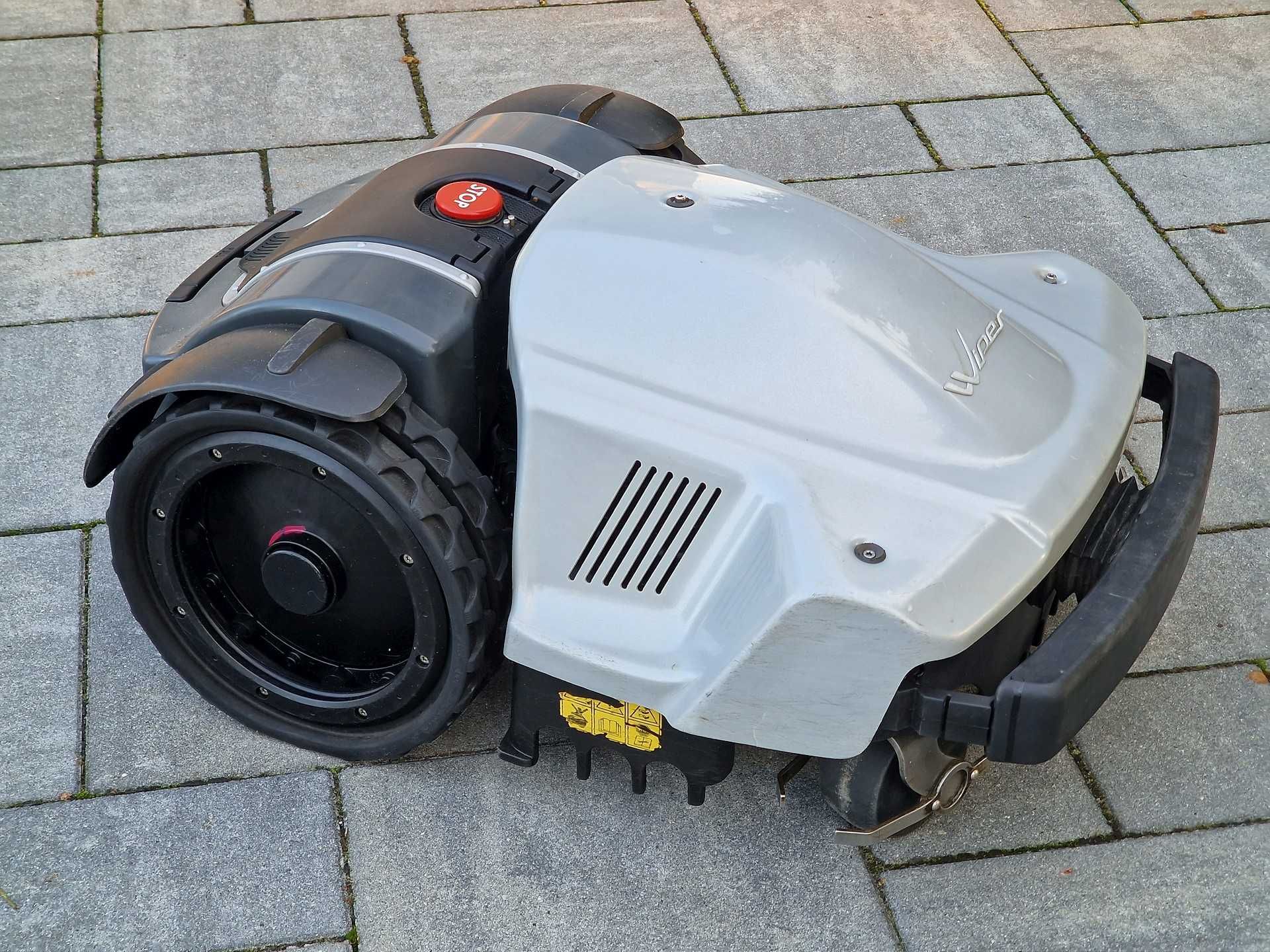 Kosiarka automatyczna robot koszący - Wiper Trekker S Premium 3200m2